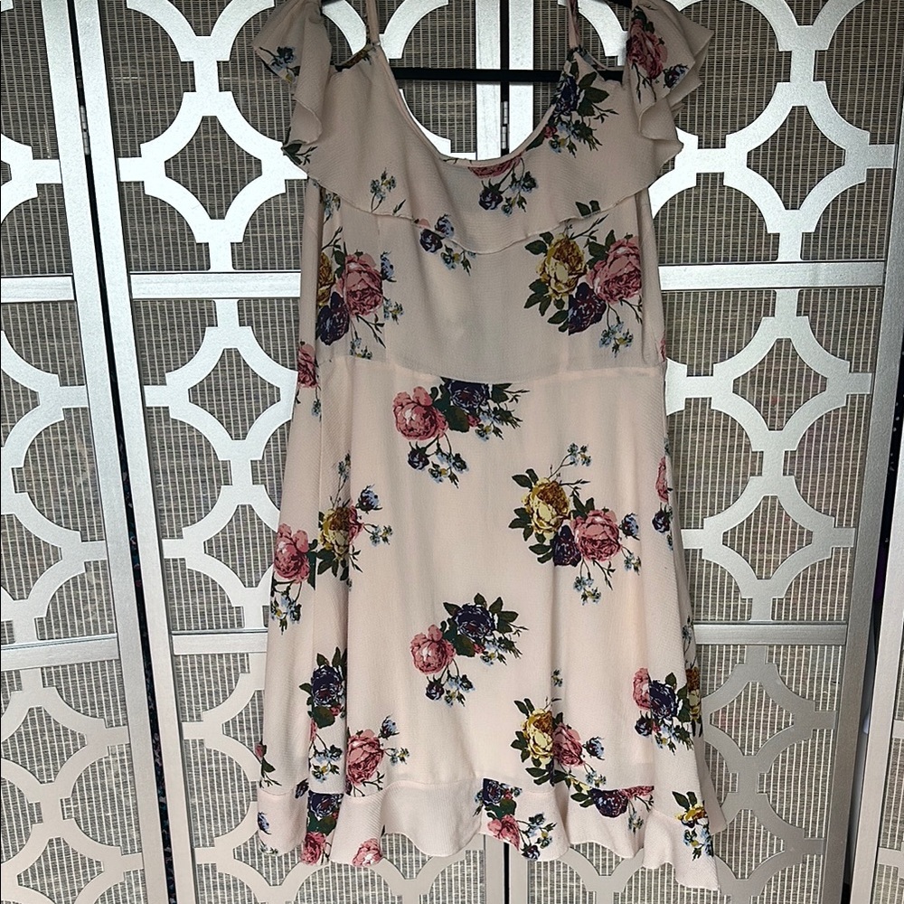 Floral Ruffle Swim Coverup - Picture 9 of 9